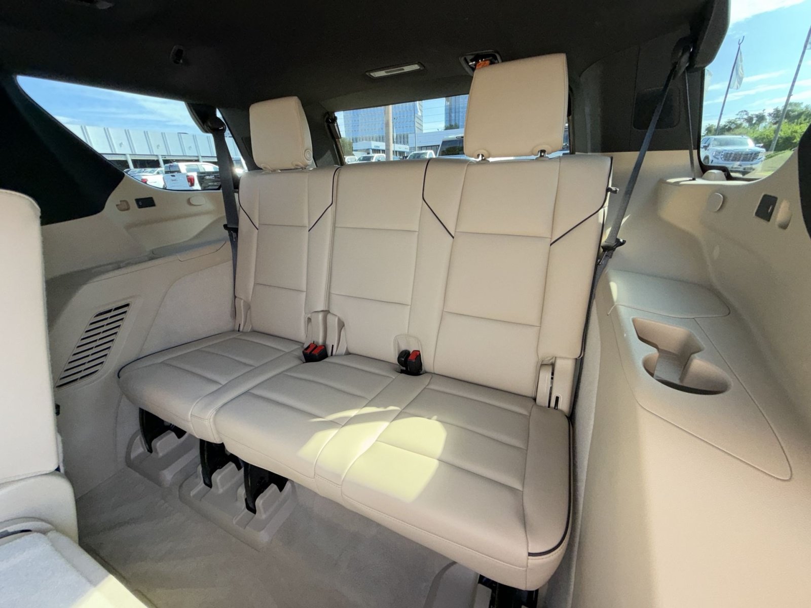 Used 2023 Cadillac Escalade Premium Luxury w/ Performance Package AWD/4WD image 26