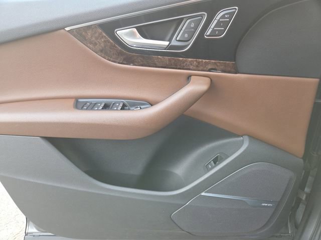 Used 2017 Audi Q7 3.0T Premium Plus image 32