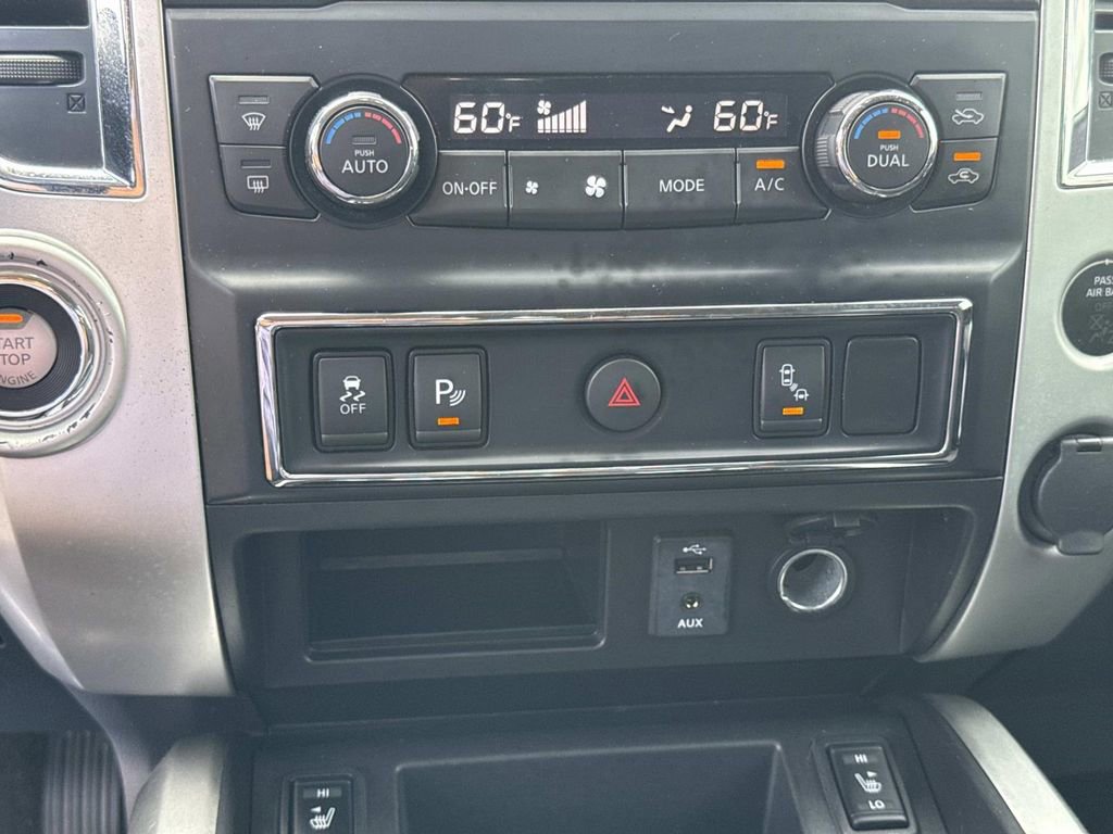 Used 2018 Nissan Titan SV w/ SV Convenience Package RWD image 24