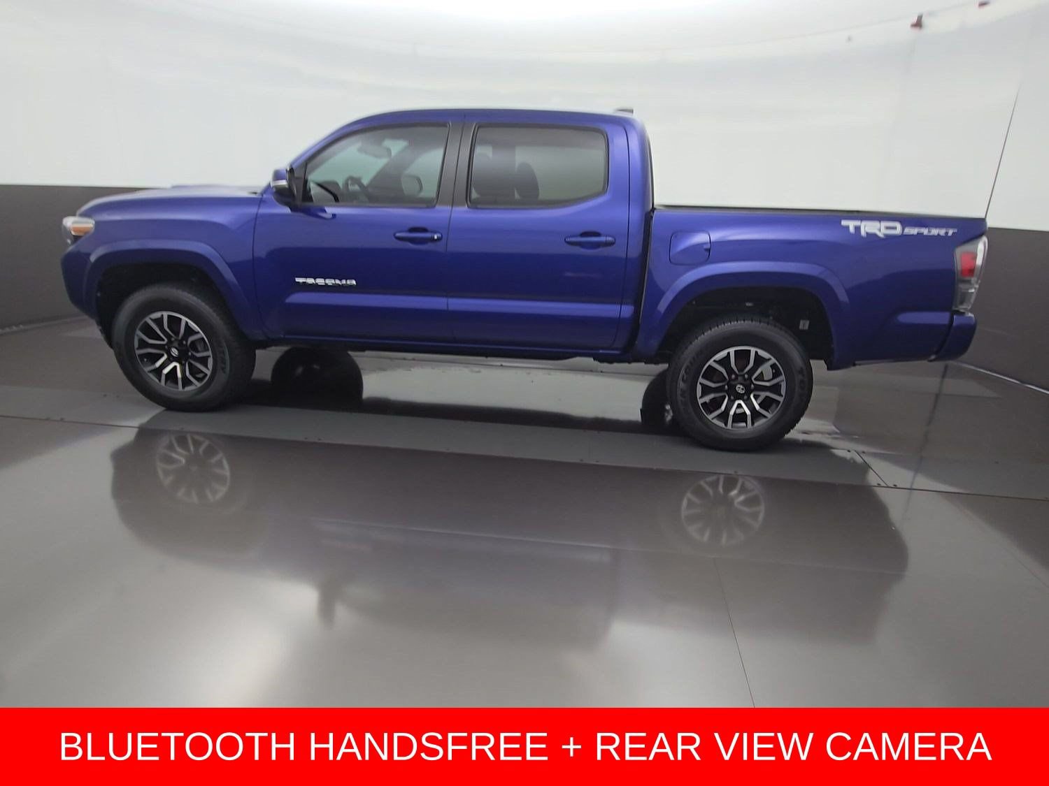 Used 2022 Toyota Tacoma TRD Sport w/ Technology Package RWD image 3
