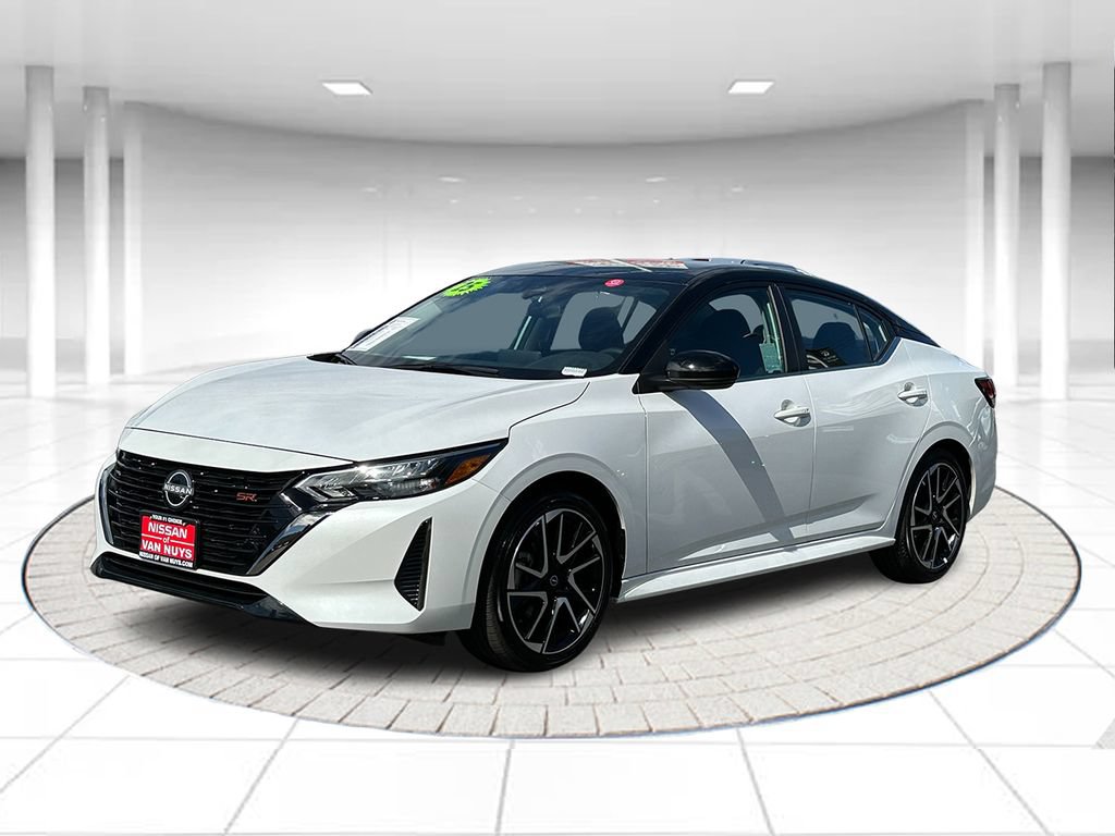 Used 2025 Nissan Sentra SR FWD image 1