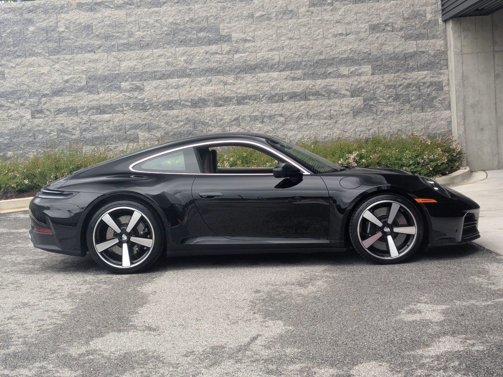 Used 2025 Porsche 911 Carrera S image 8