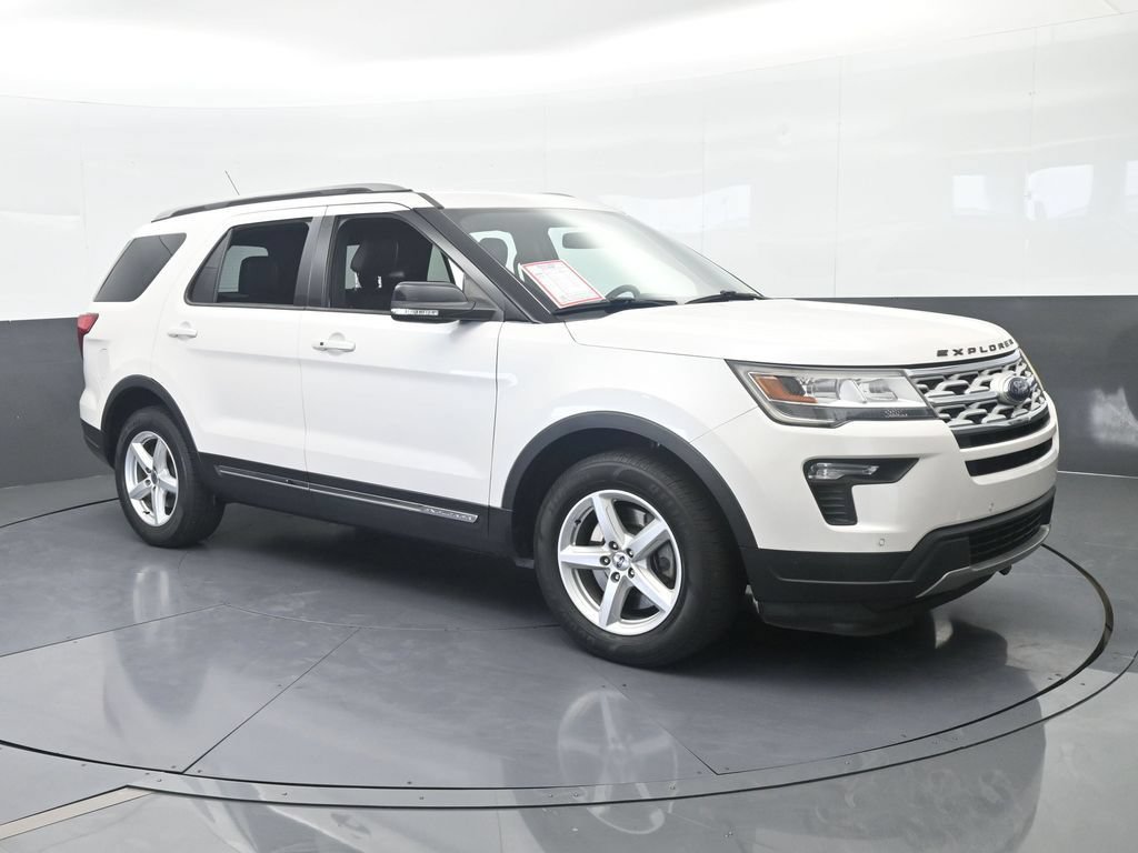 Used 2018 Ford Explorer XLT w/ Equipment Group 202A FWD image 8
