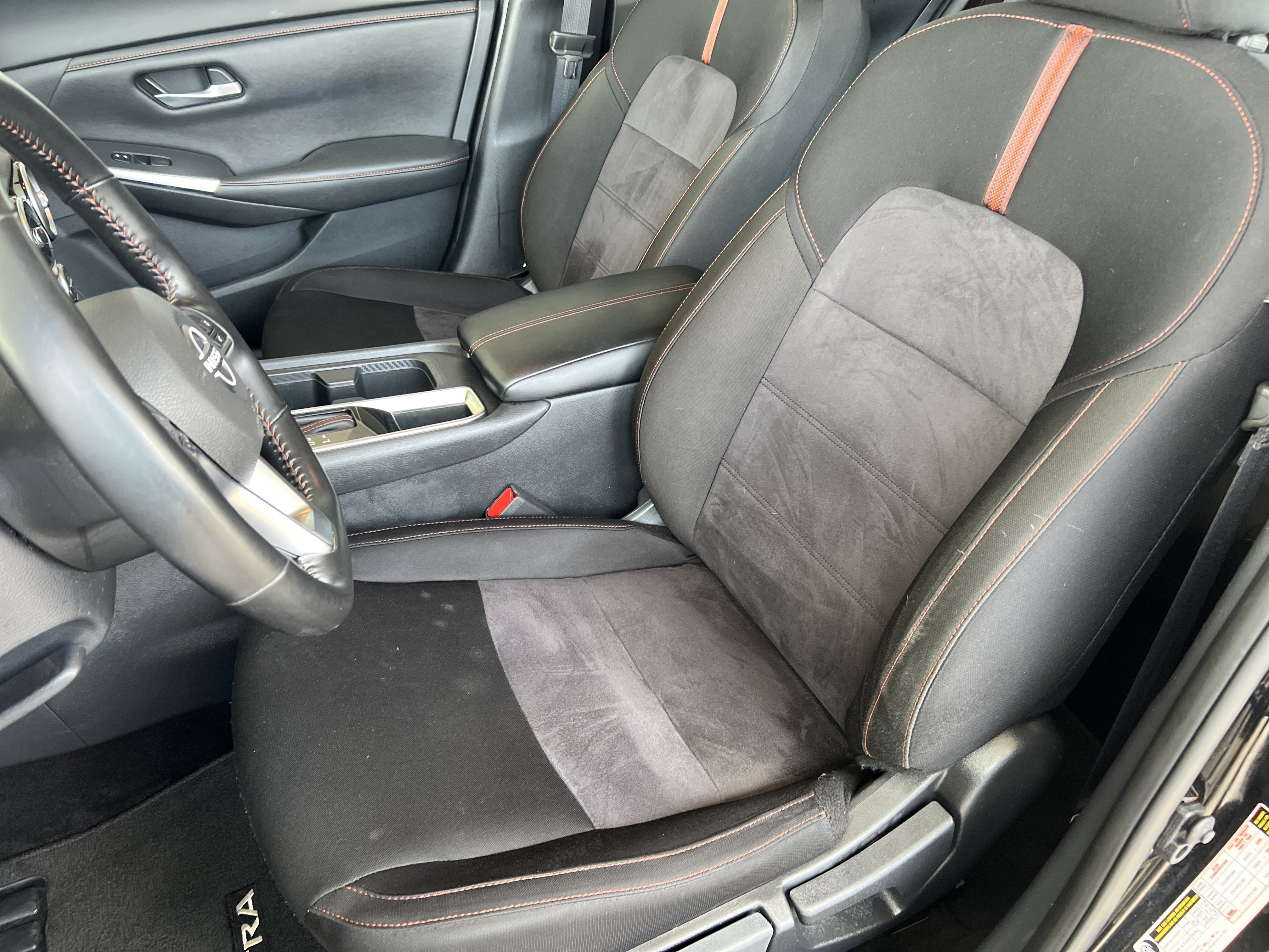 Used 2025 Nissan Sentra SR FWD image 11