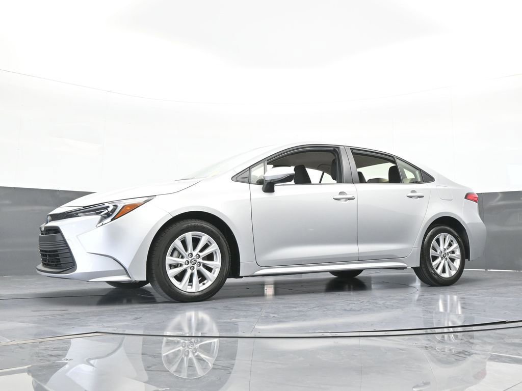 Used 2024 Toyota Corolla LE w/ LE Convenience Package image 45