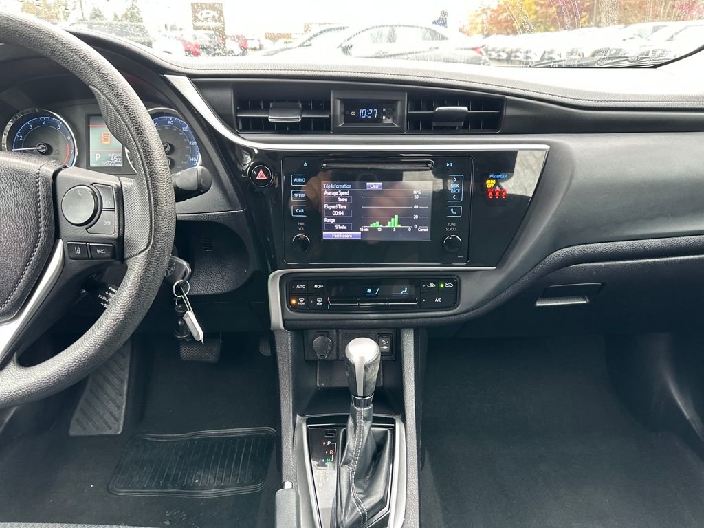 Used 2019 Toyota Corolla LE image 16
