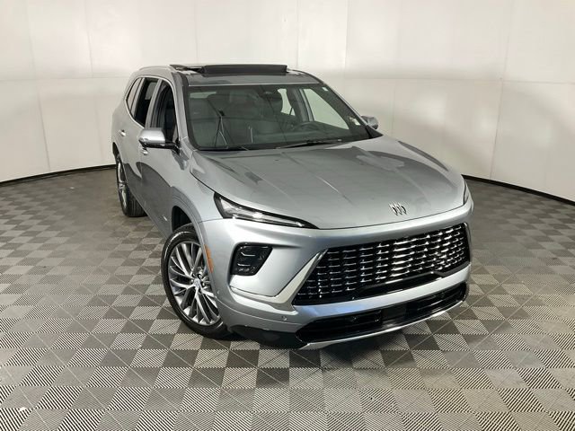 Used 2025 Buick Enclave Avenir w/ Super Cruise Package image 43