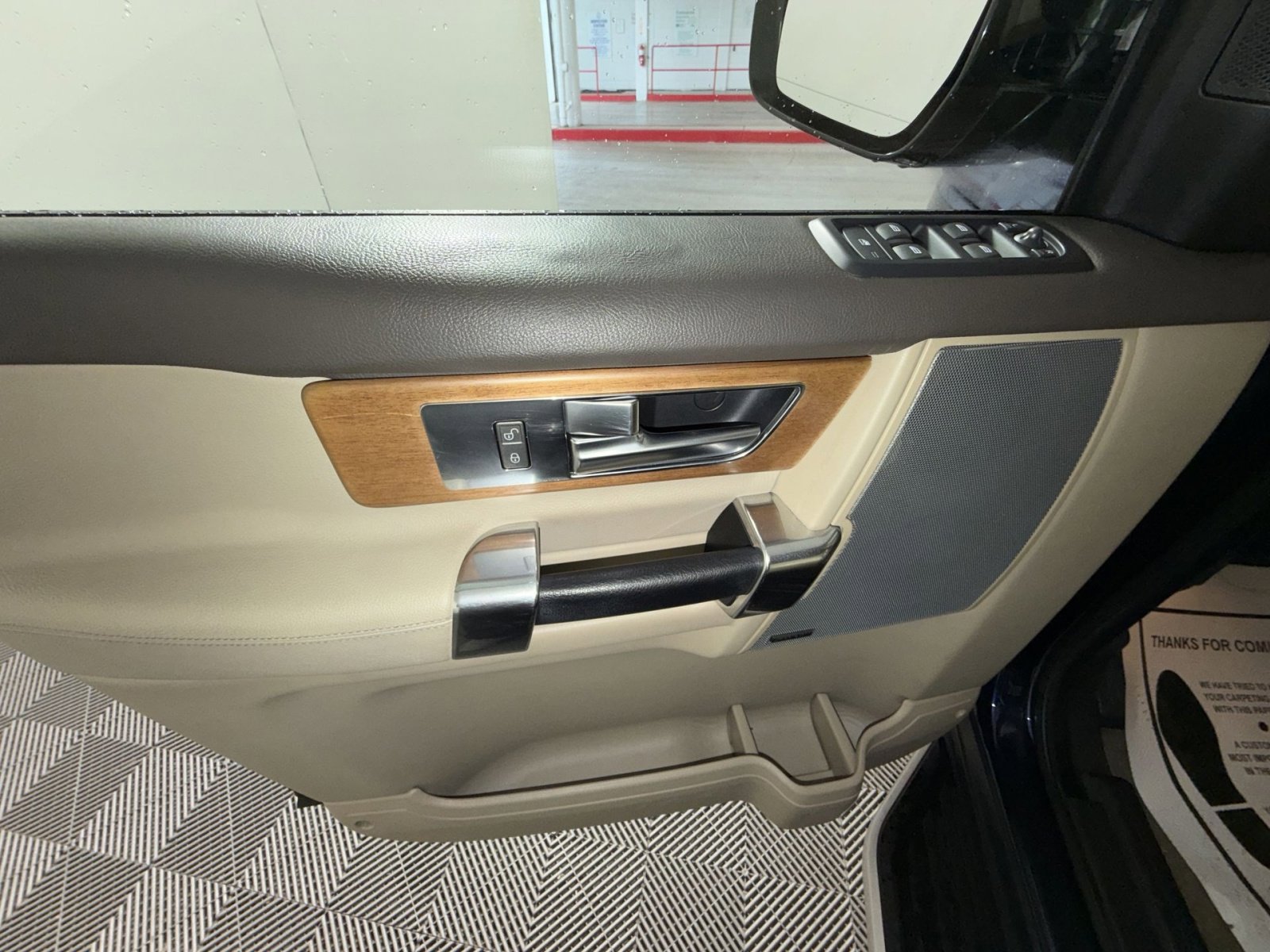 Used 2016 Land Rover LR4 HSE image 14