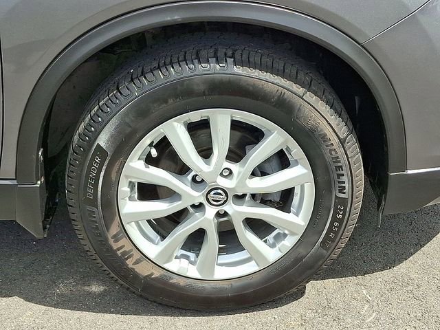 Used 2018 Nissan Rogue SV w/ Sun & Sound Touring Package image 8