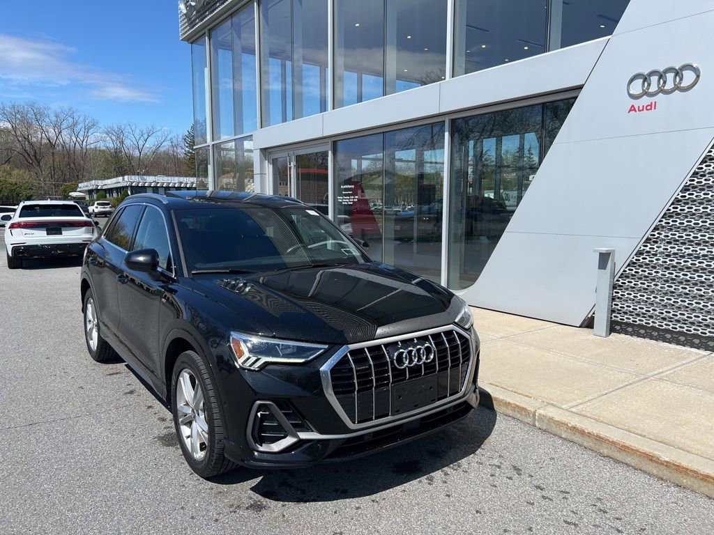 Used 2020 Audi Q3 2.0T Prestige w/ Prestige Package image 3