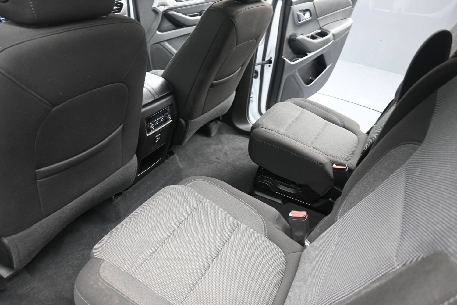 Used 2023 Chevrolet Traverse LT w/ LPO, Floor Liner Package AWD/4WD image 36