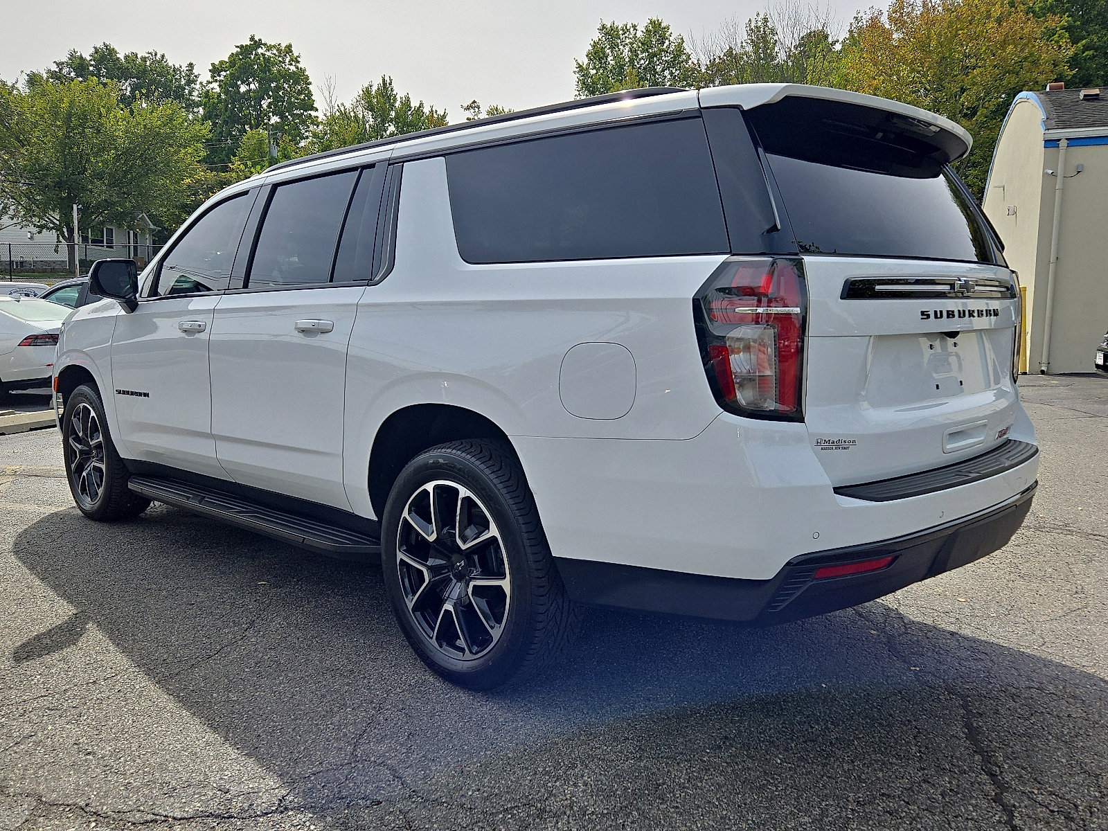 Used 2023 Chevrolet Suburban RST w/ Luxury Package image 4