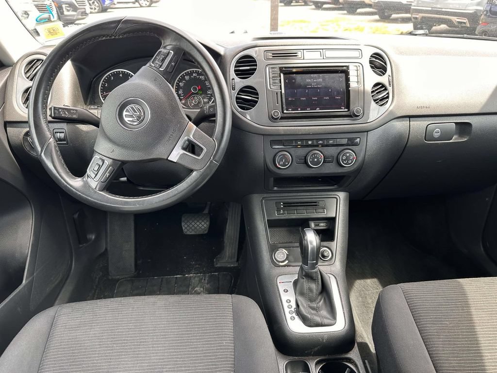 Used 2017 Volkswagen Tiguan Limited w/ Premium Package AWD/4WD image 15