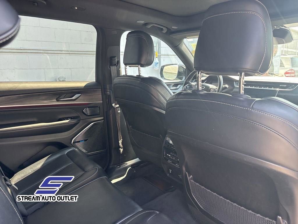 Used 2021 Jeep Grand Cherokee L Overland image 13