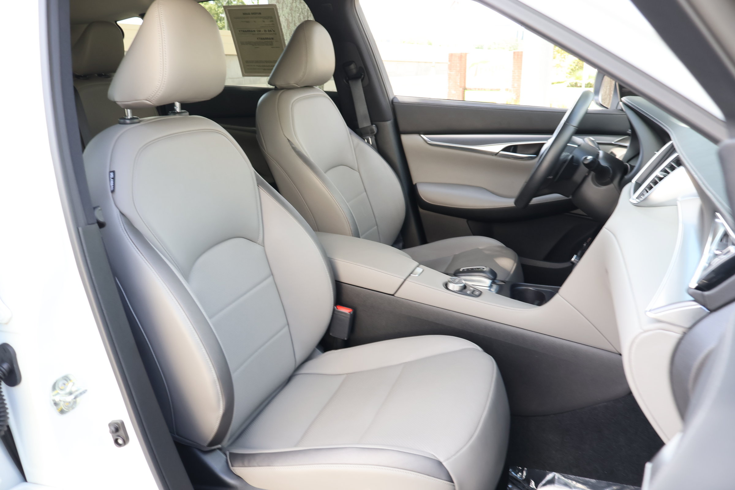 Certified 2023 INFINITI QX50 Luxe FWD image 23