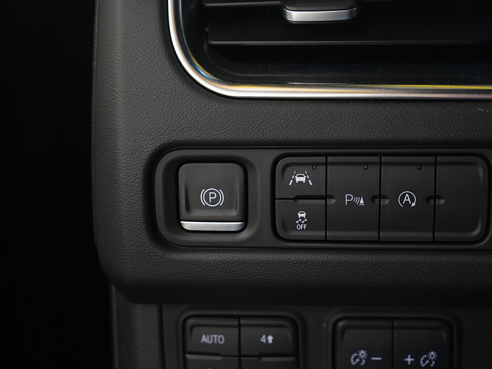 Used 2023 GMC Yukon SLE image 29