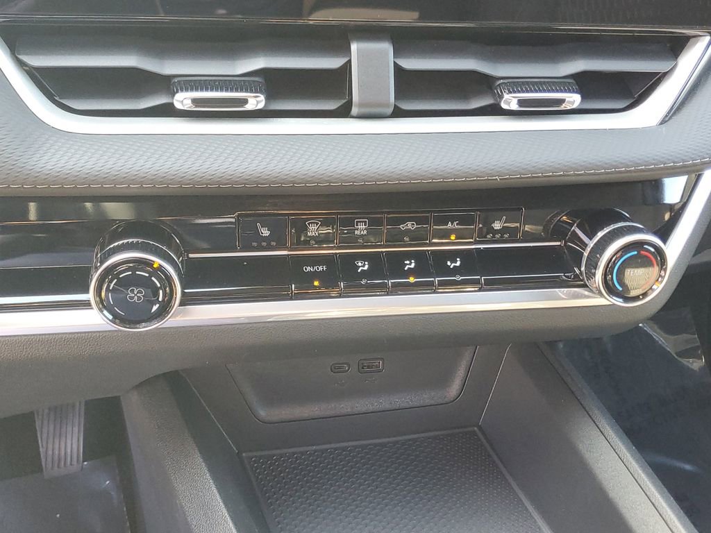 Used 2026 Chevrolet Equinox LT FWD image 30