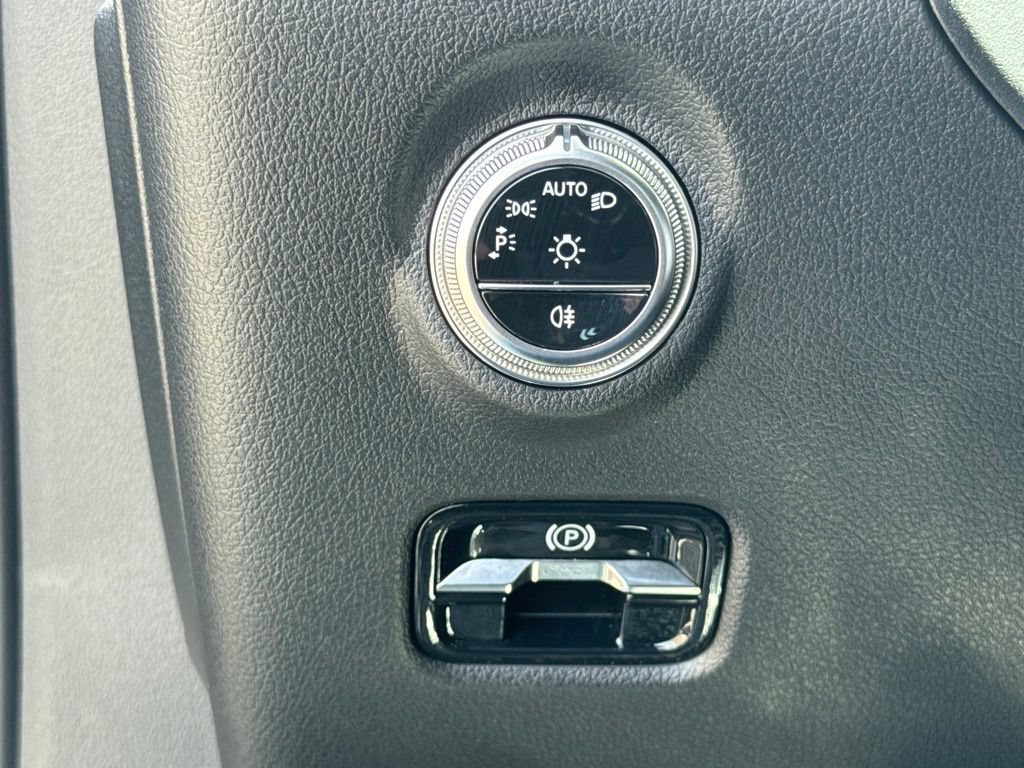 Certified 2026 Mercedes-Benz C 300 4MATIC Sedan image 22