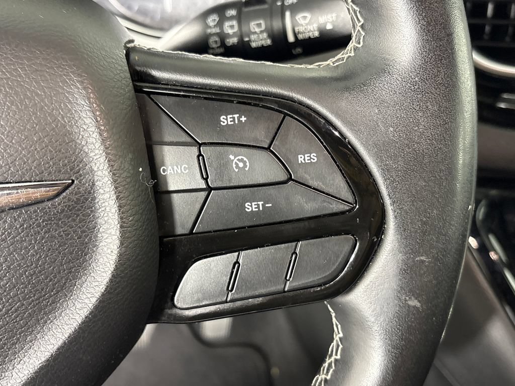 Used 2018 Chrysler Pacifica Touring Plus w/ S Appearance Package FWD image 20