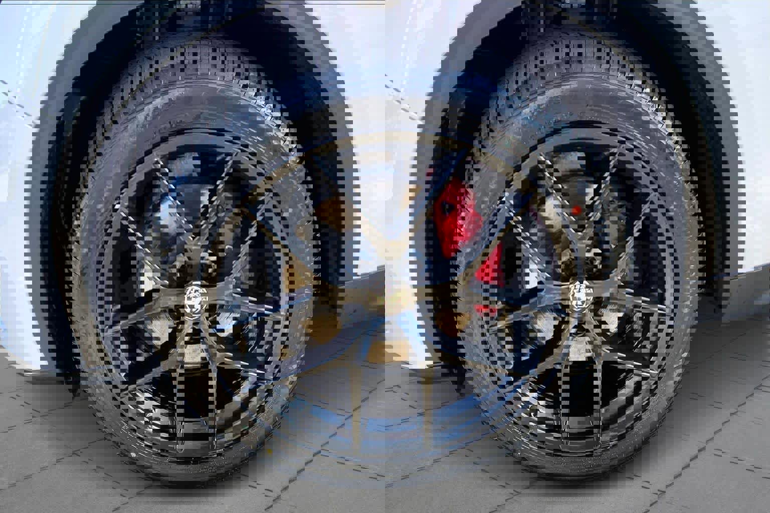 Used 2019 Alfa Romeo Stelvio Sprint w/ Nero Edizione image 11