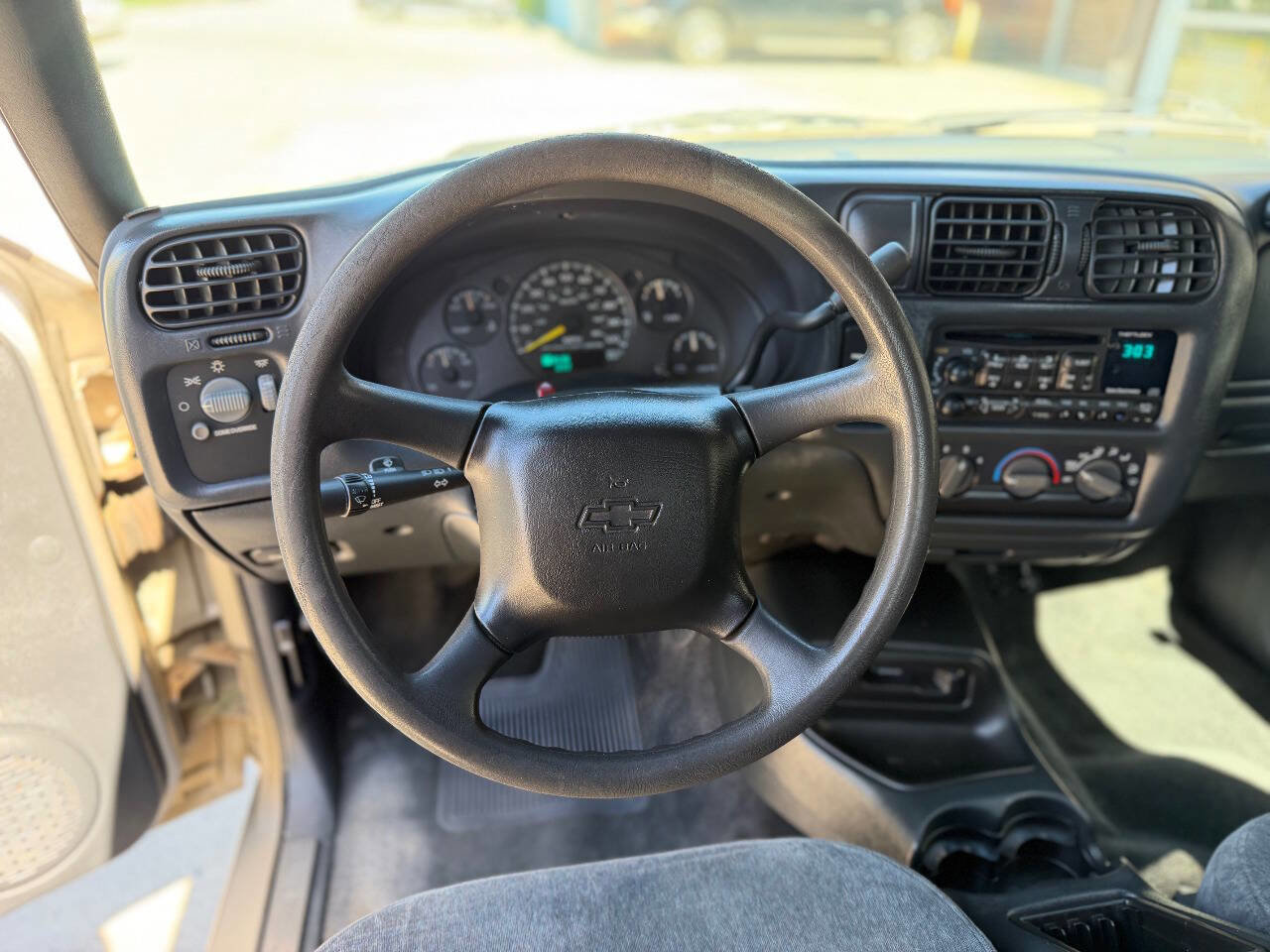 Used 2000 Chevrolet S10 Pickup LS w/ Preferred Equipment Group RWD image 17