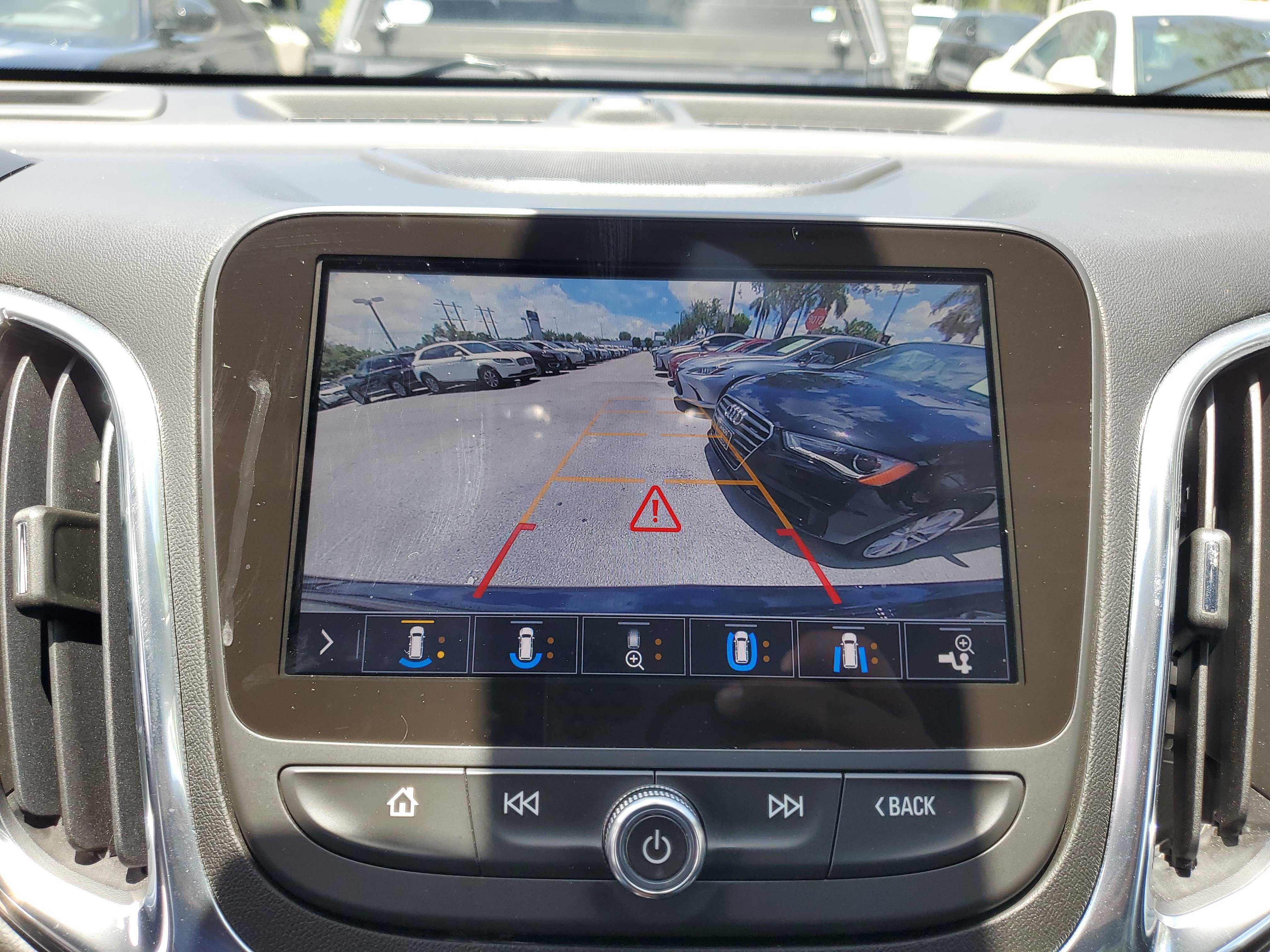 Used 2021 Chevrolet Equinox Premier FWD image 24