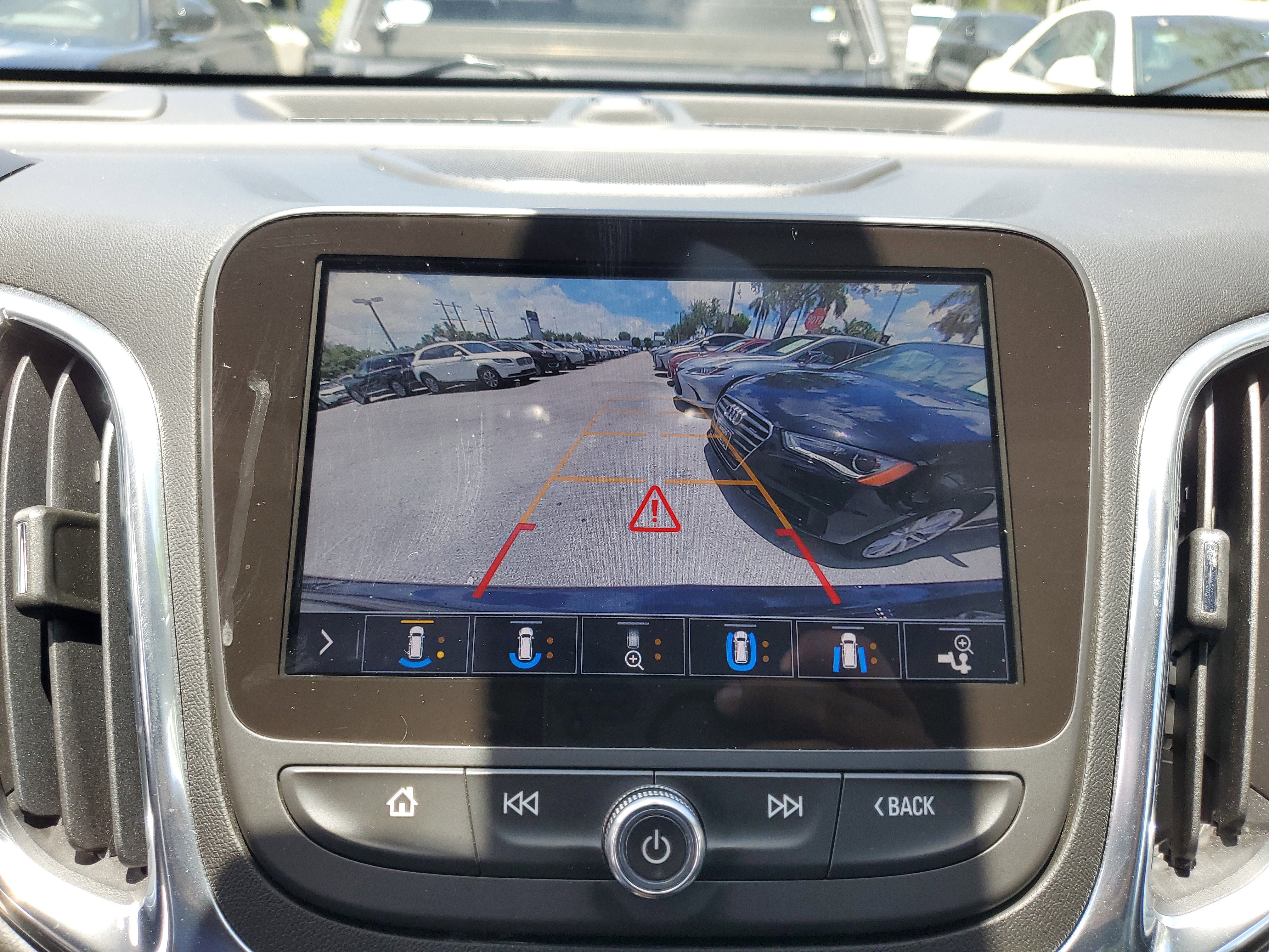 Used 2021 Chevrolet Equinox Premier image 24