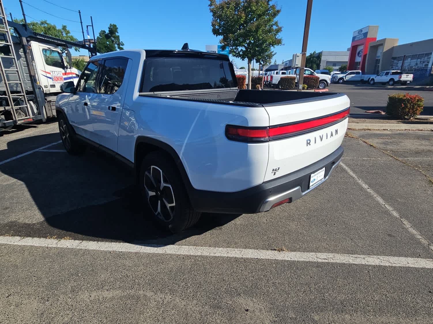 Used 2023 Rivian R1T Adventure image 6