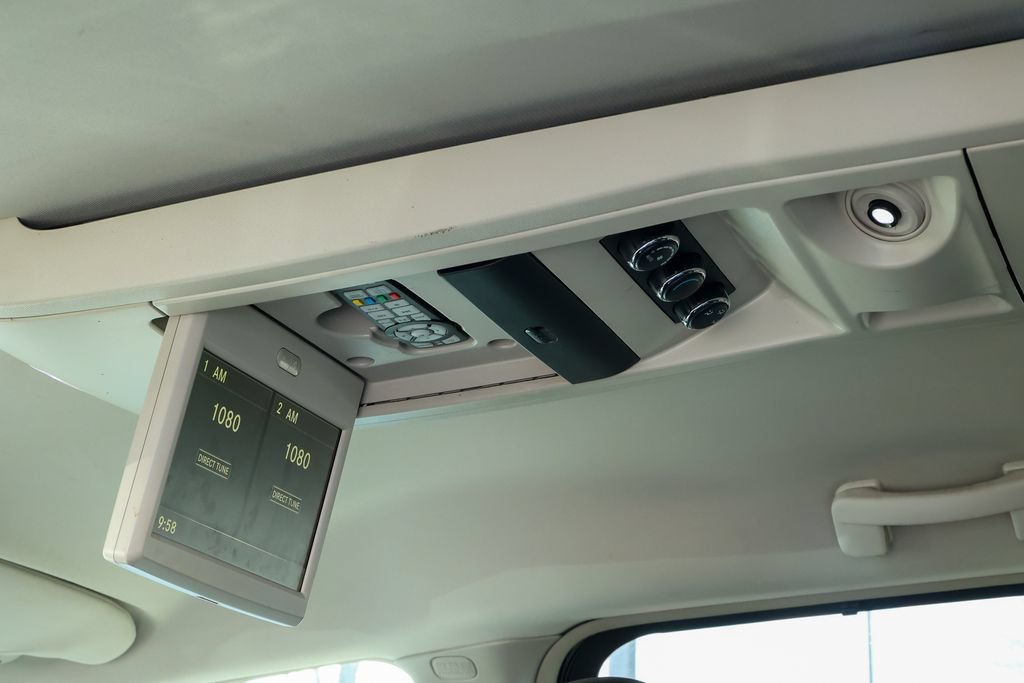Used 2014 Chrysler Town & Country Touring FWD image 33