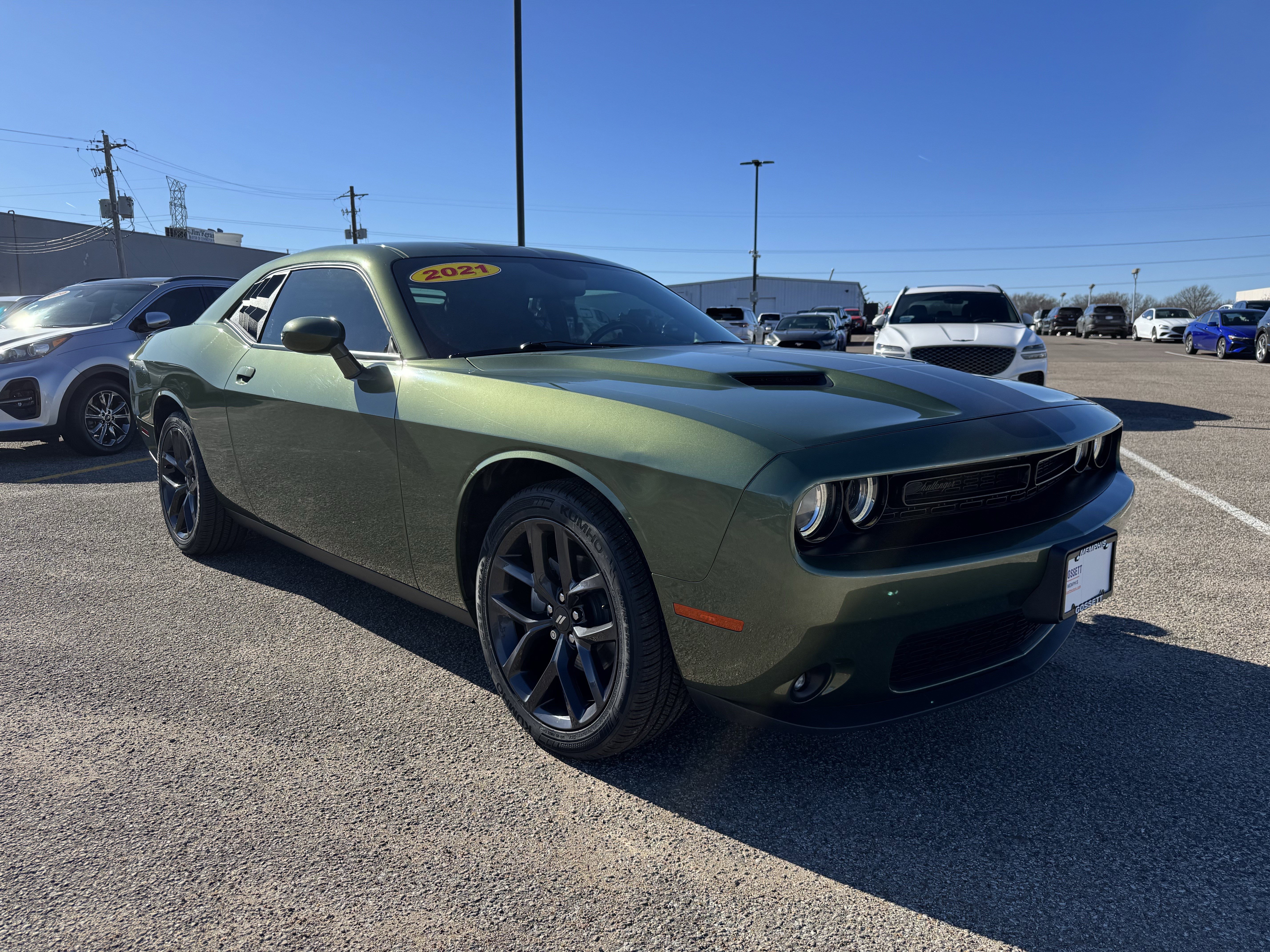 Used 2021 Dodge Challenger SXT w/ Blacktop Package image 4