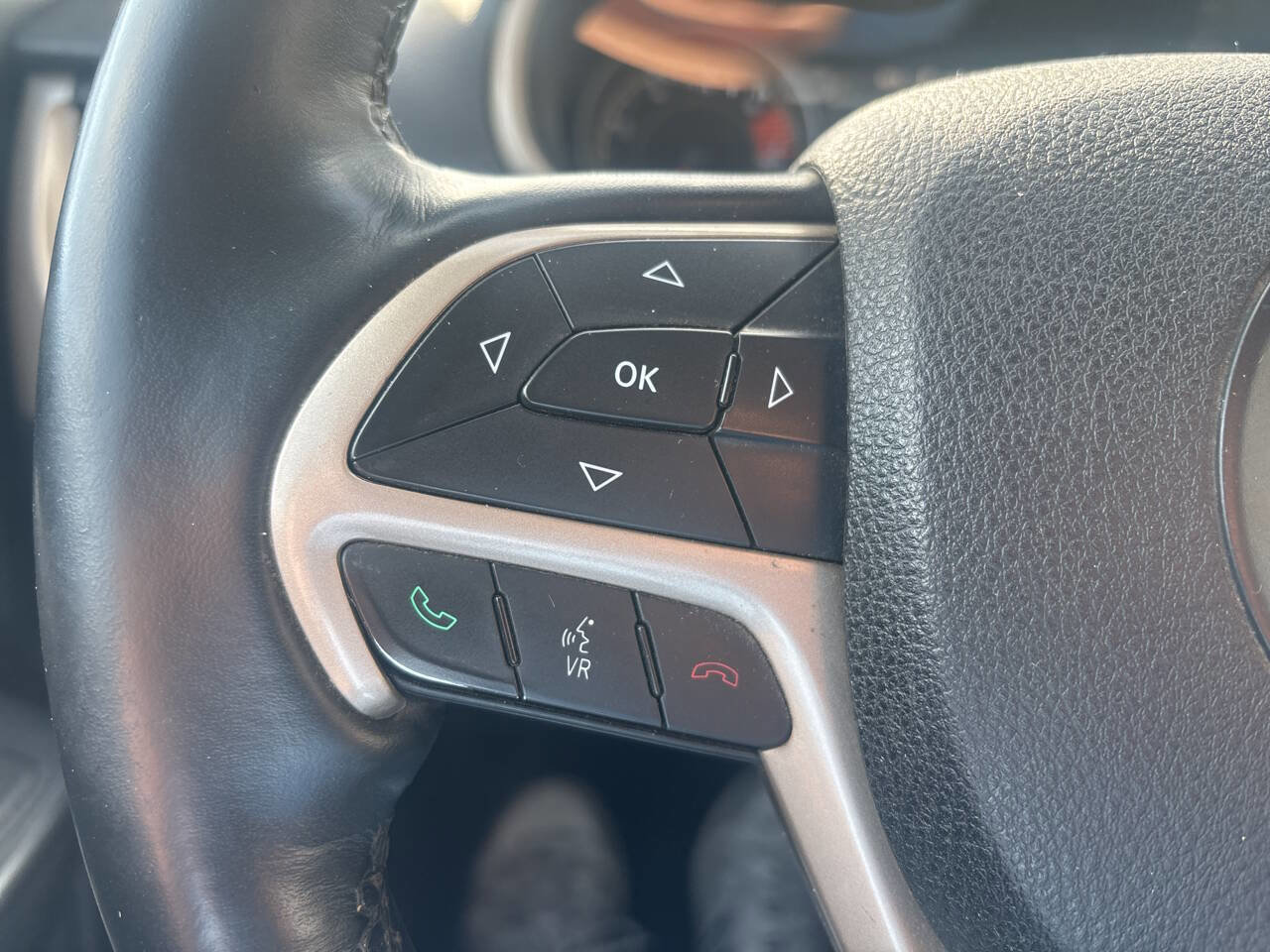 Used 2016 Jeep Cherokee Latitude w/ Cold Weather Group image 42