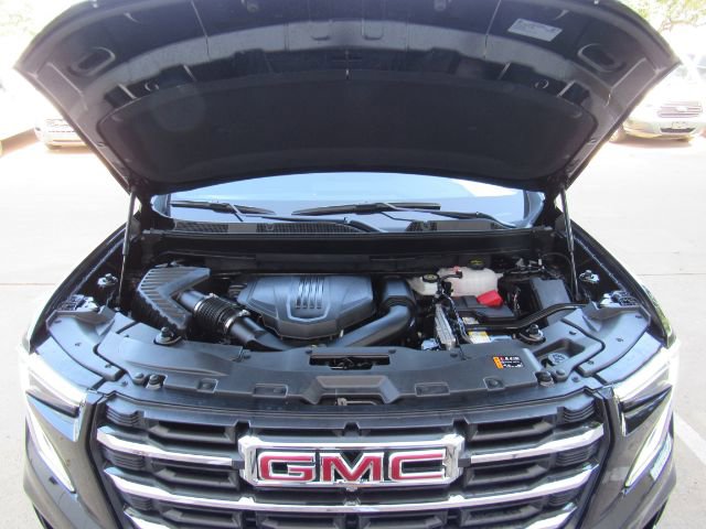 Used 2025 GMC Acadia Elevation image 54