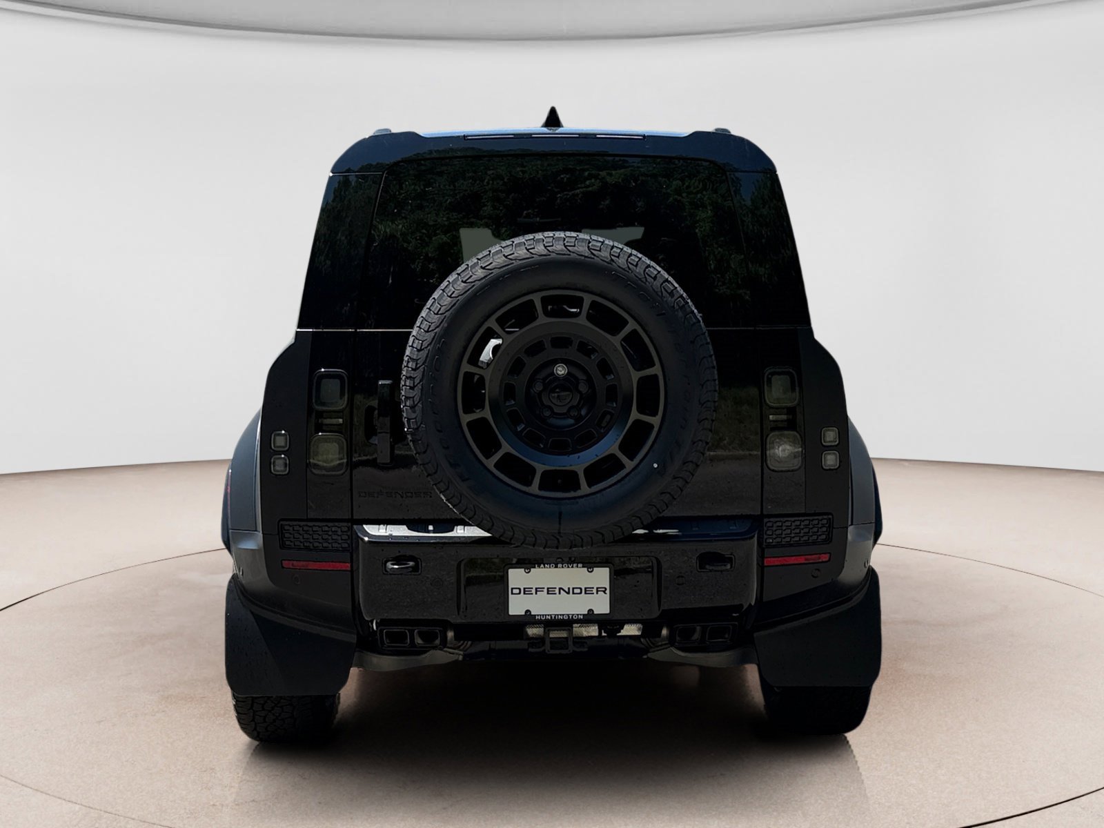 New 2026 Land Rover Defender 110 OCTA AWD/4WD image 4