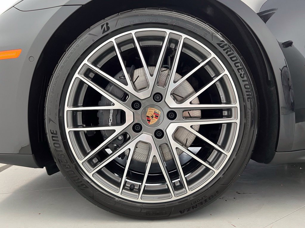 Used 2026 Porsche Panamera RWD image 27
