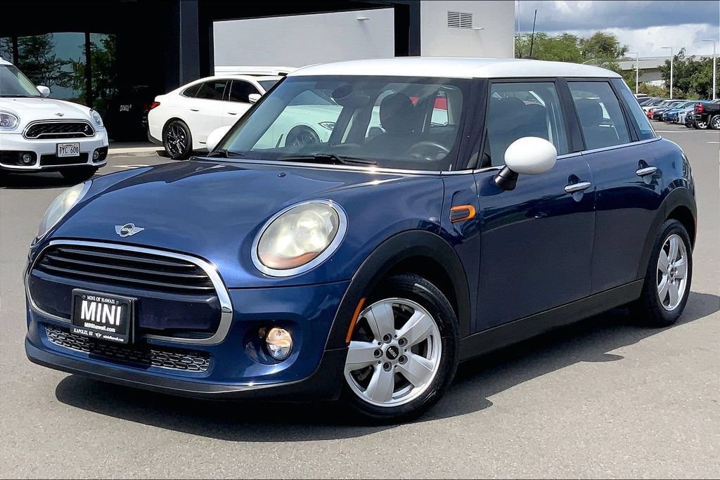 Used 2017 MINI Cooper 4-Door Hardtop FWD image 2