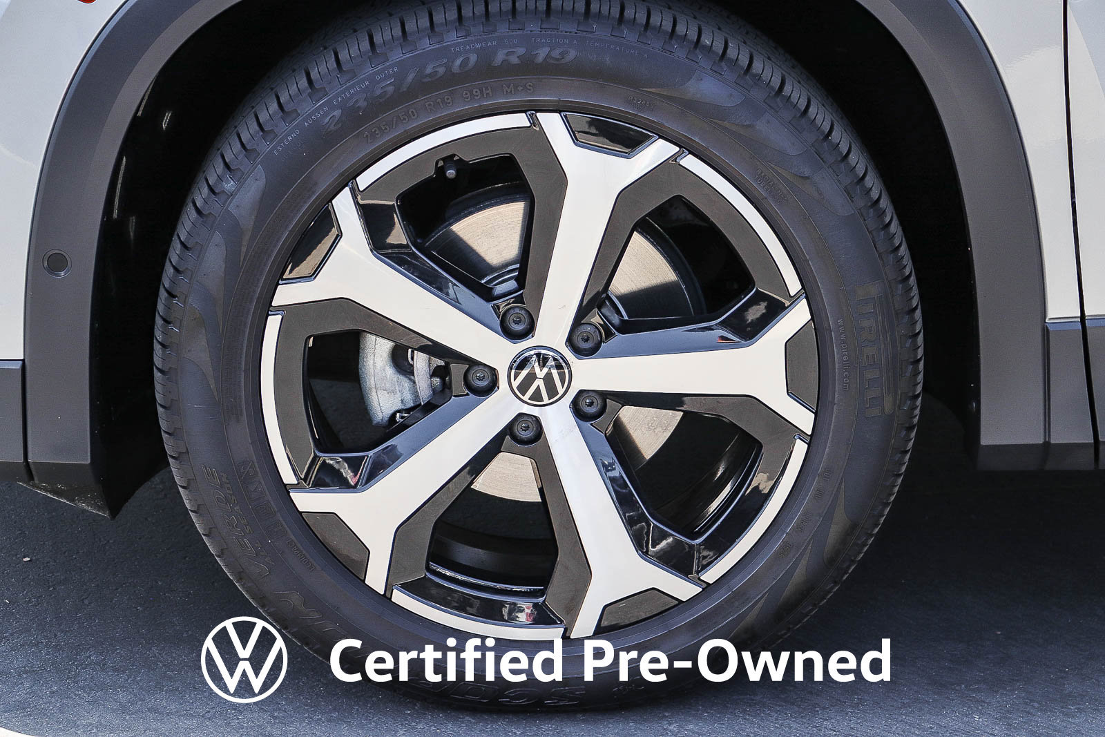Used 2026 Volkswagen Tiguan SE FWD image 12