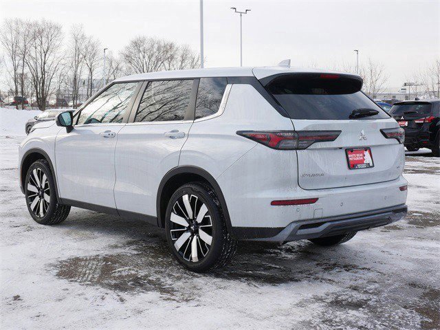 New 2026 Mitsubishi Outlander SE image 2