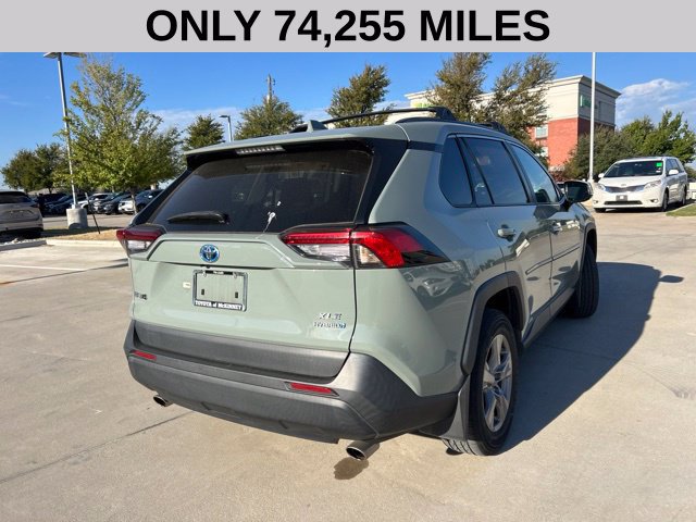 Used 2022 Toyota RAV4 XLE w/ Convenience Package AWD/4WD image 4