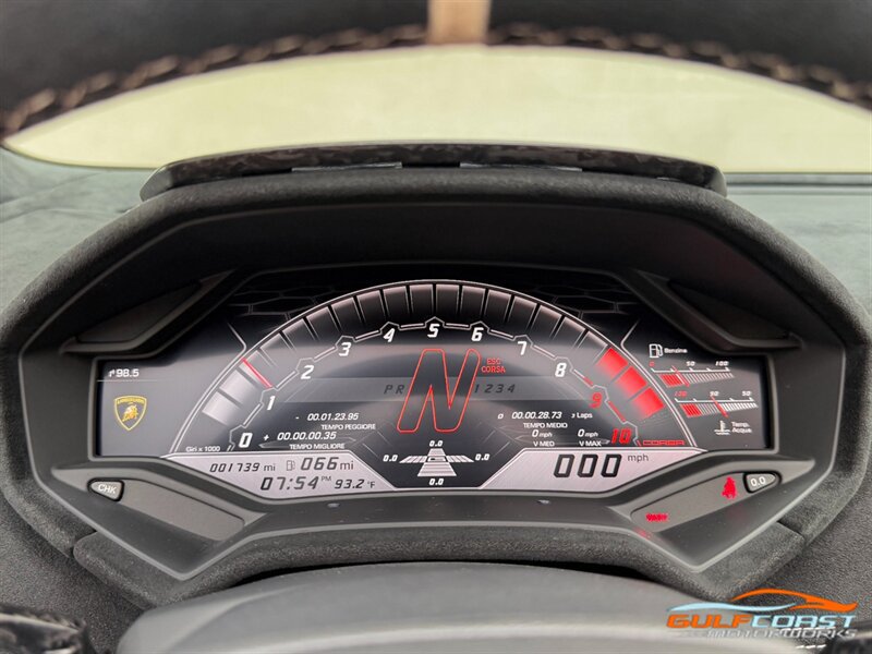 Used 2019 Lamborghini Huracan Performante AWD/4WD image 14