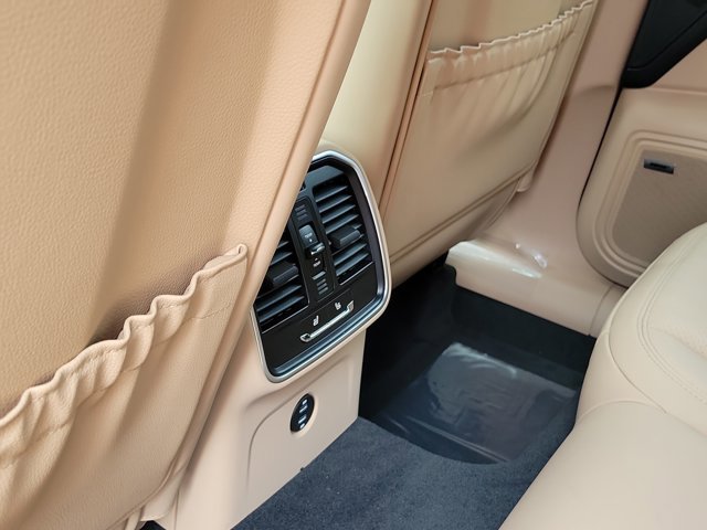 New 2026 Porsche Macan AWD/4WD image 19