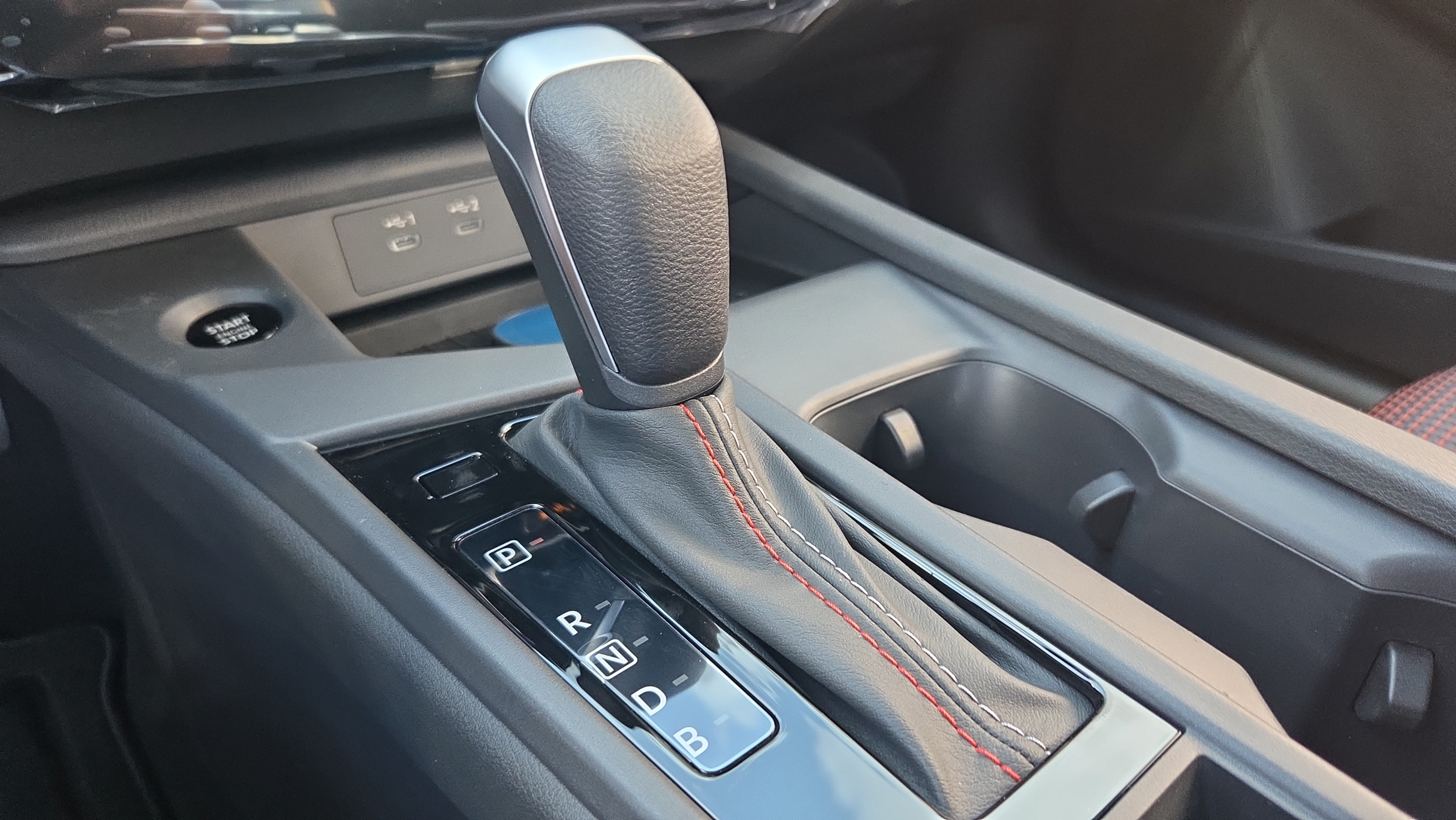 New 2027 Nissan Sentra SR w/ Floor Mat Package FWD image 27