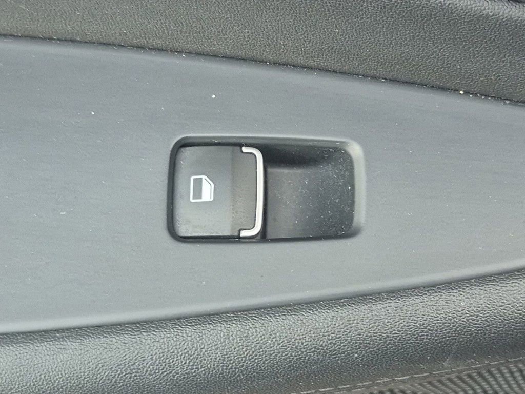 Used 2020 Hyundai Santa Fe SEL FWD image 17