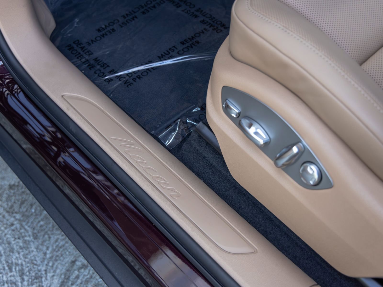 Certified 2026 Porsche Macan AWD/4WD image 26