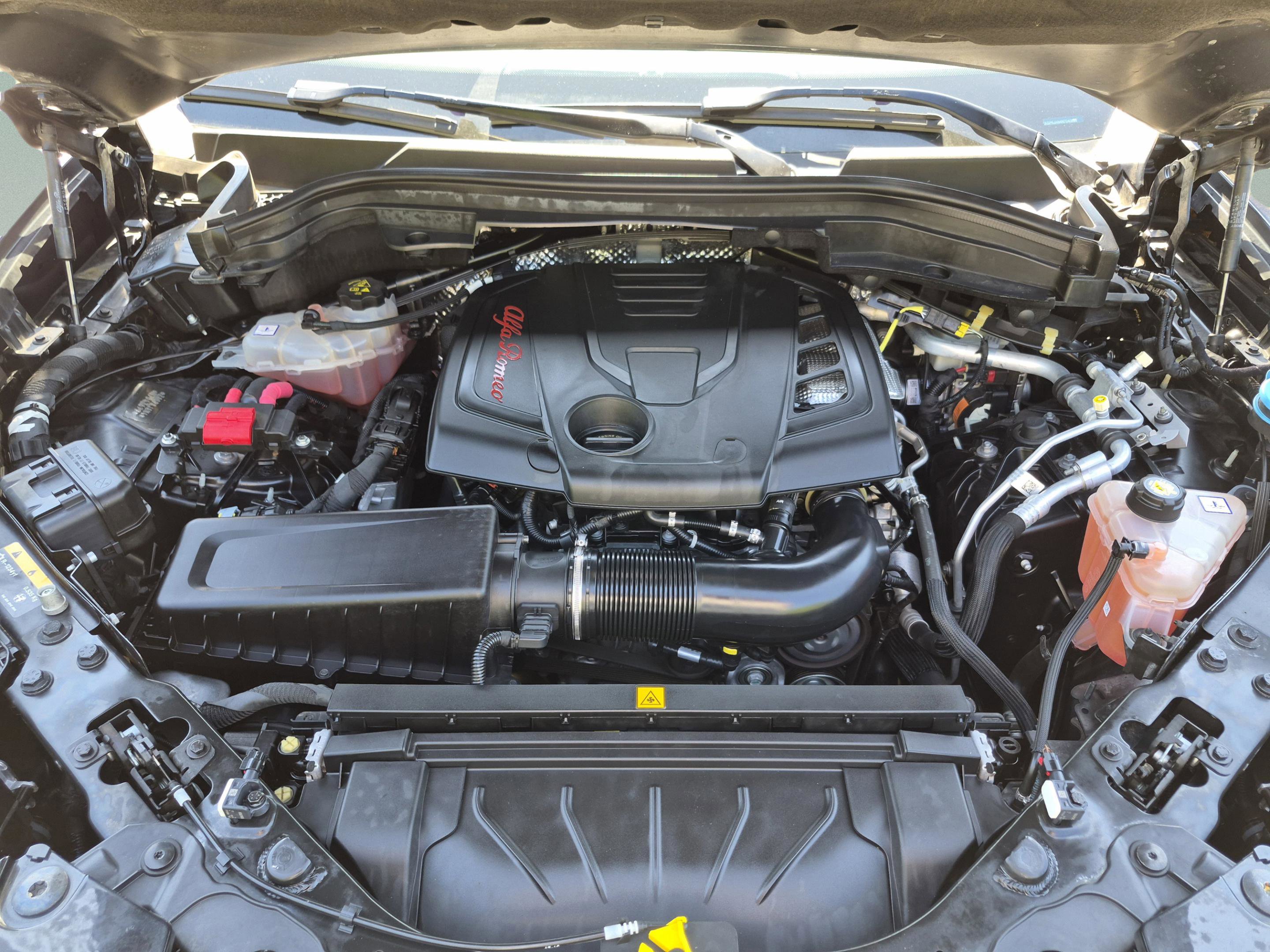 Used 2022 Alfa Romeo Stelvio Sprint RWD image 48