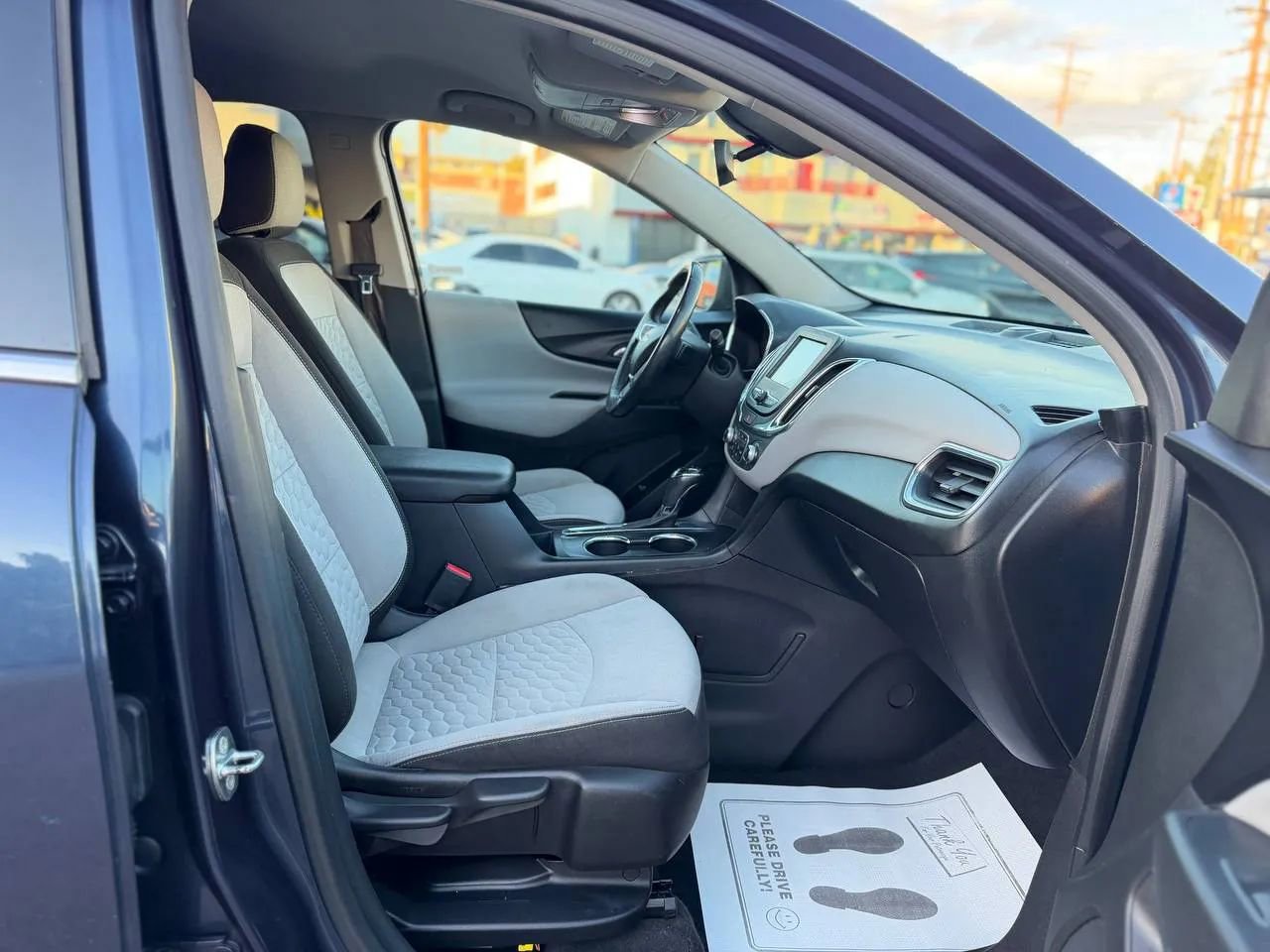 Used 2018 Chevrolet Equinox LT image 30