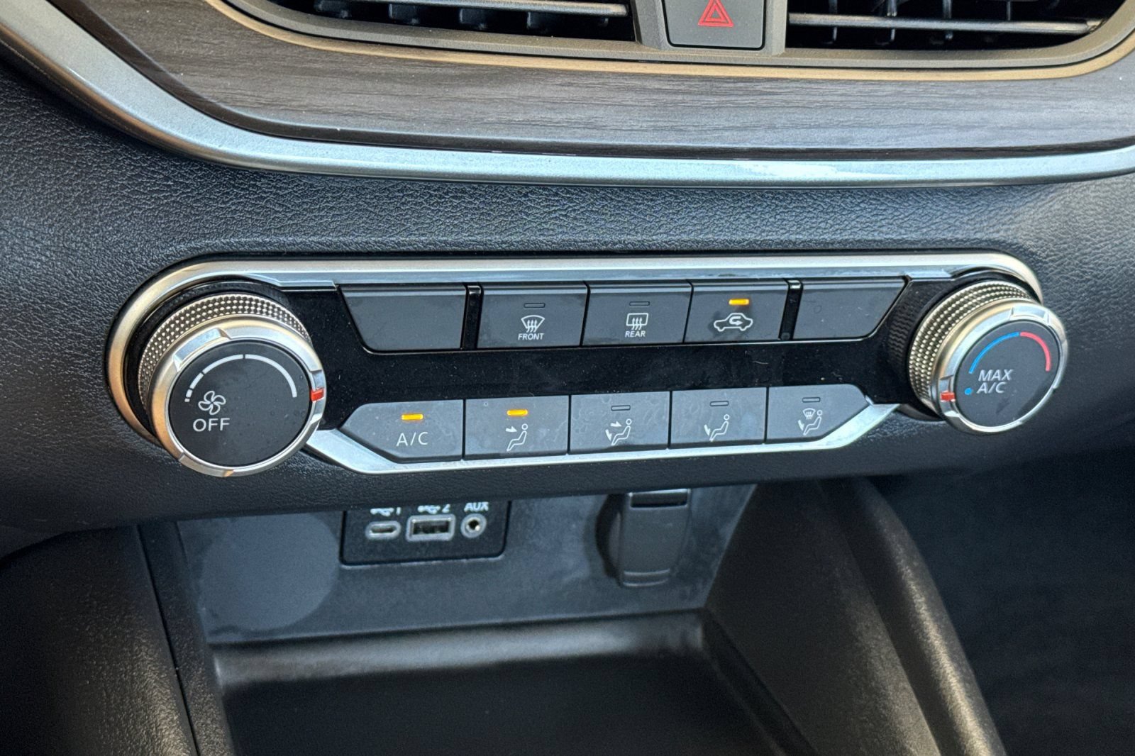 Used 2025 Nissan Altima 2.5 SV FWD image 19