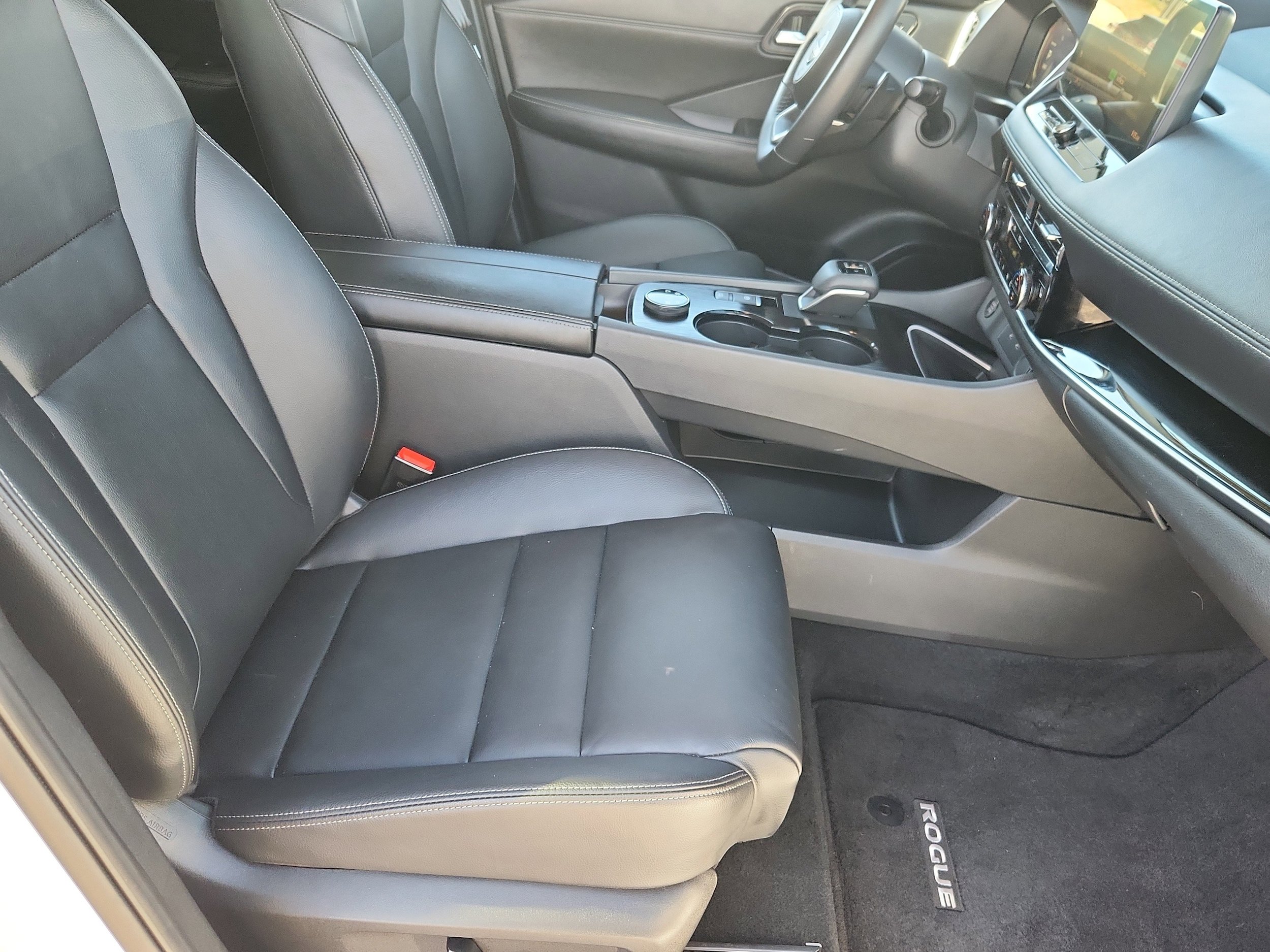 Used 2024 Nissan Rogue SL w/ SL Premium Package AWD/4WD image 17