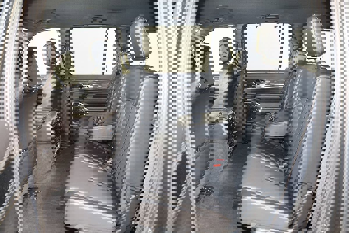 Used 2023 Jeep Grand Cherokee Laredo X image 59