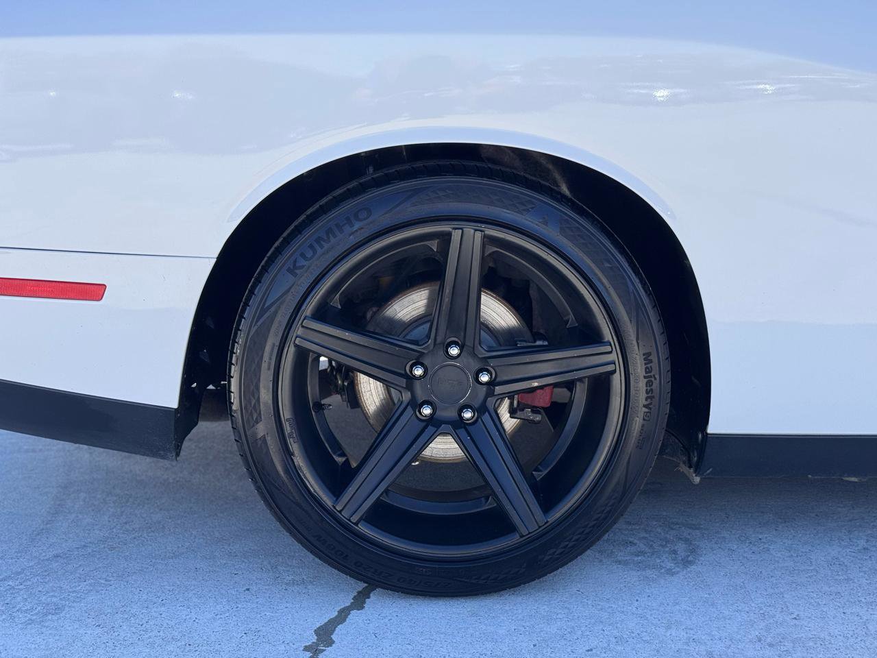 Used 2015 Dodge Challenger R/T RWD image 13