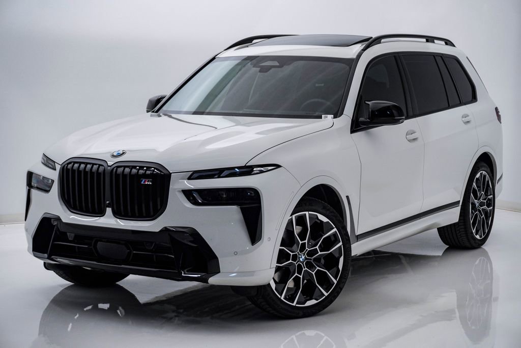 Used 2026 BMW X7 M60i w/ Executive Package image 3